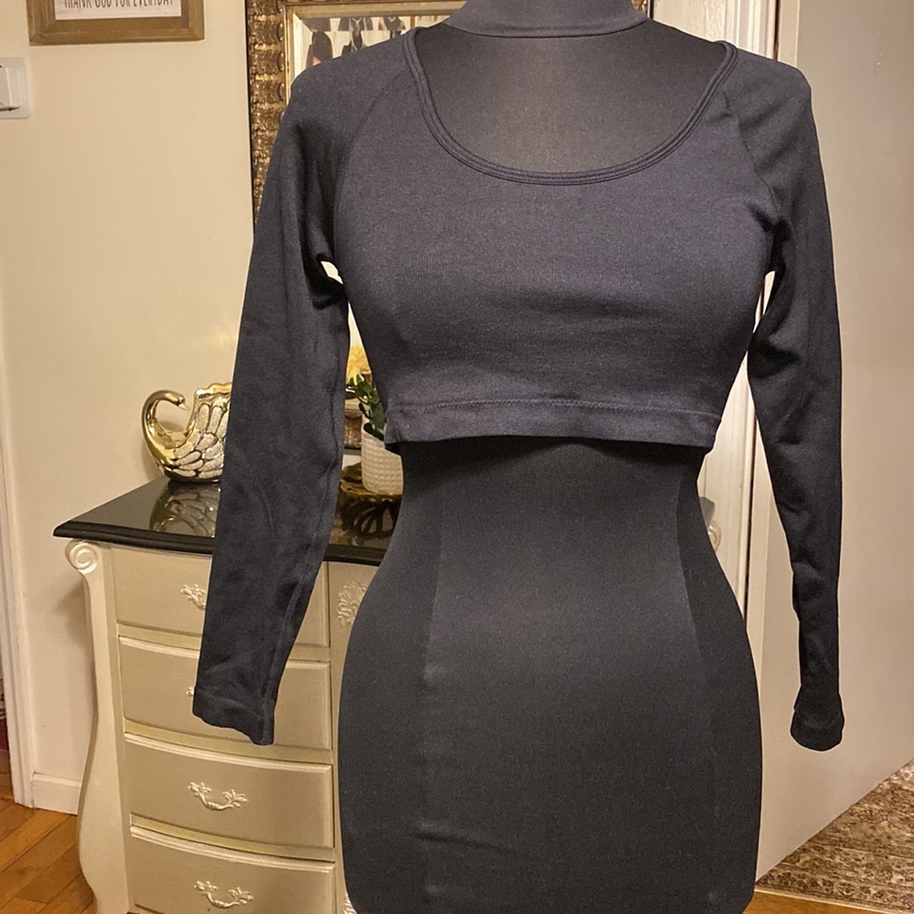 Forever 21 Black Long Sleeve Crop Top